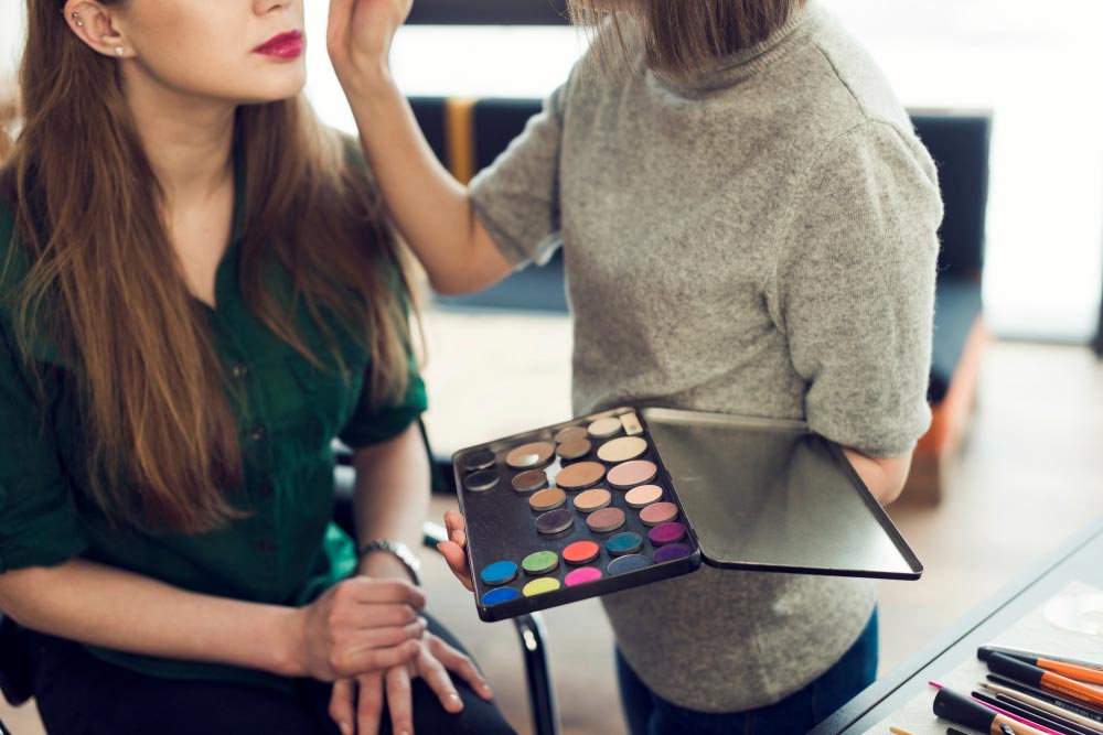 Online Makeup Courses for Advanced Beginners